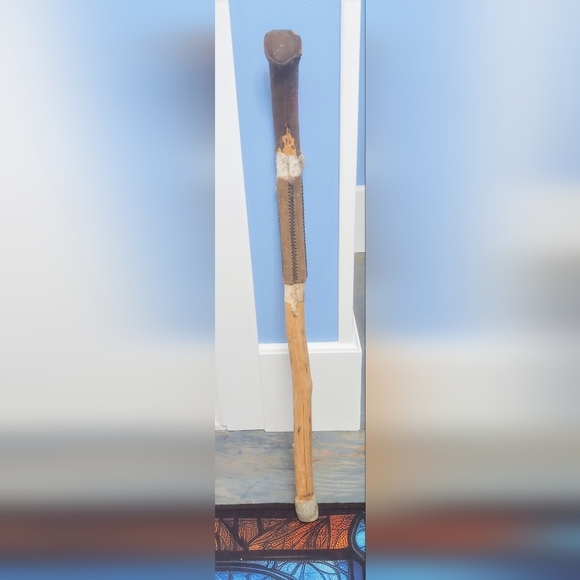 VERY Weathered Unique Hobbit Wooden Walking Stick - Picture 4 of 5